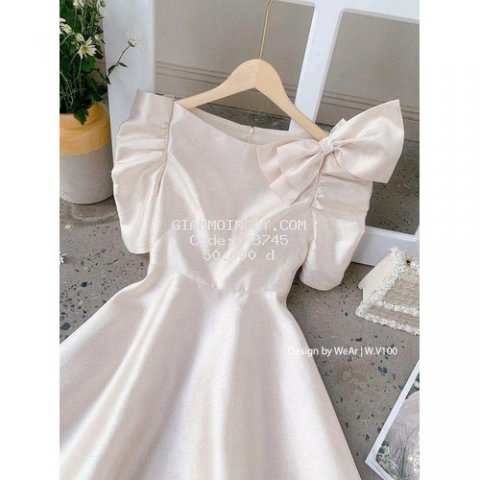 Đầm trắng Xinh